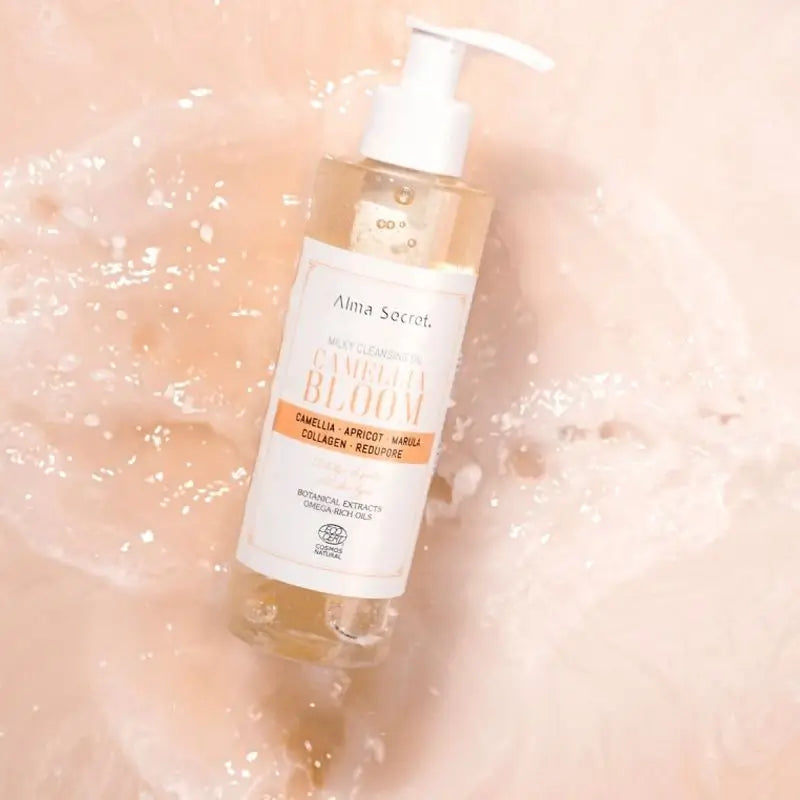 Alma Secret ”Oil To Milk” -meikinpoistoöljy, Camellia Bloom, 200 ml