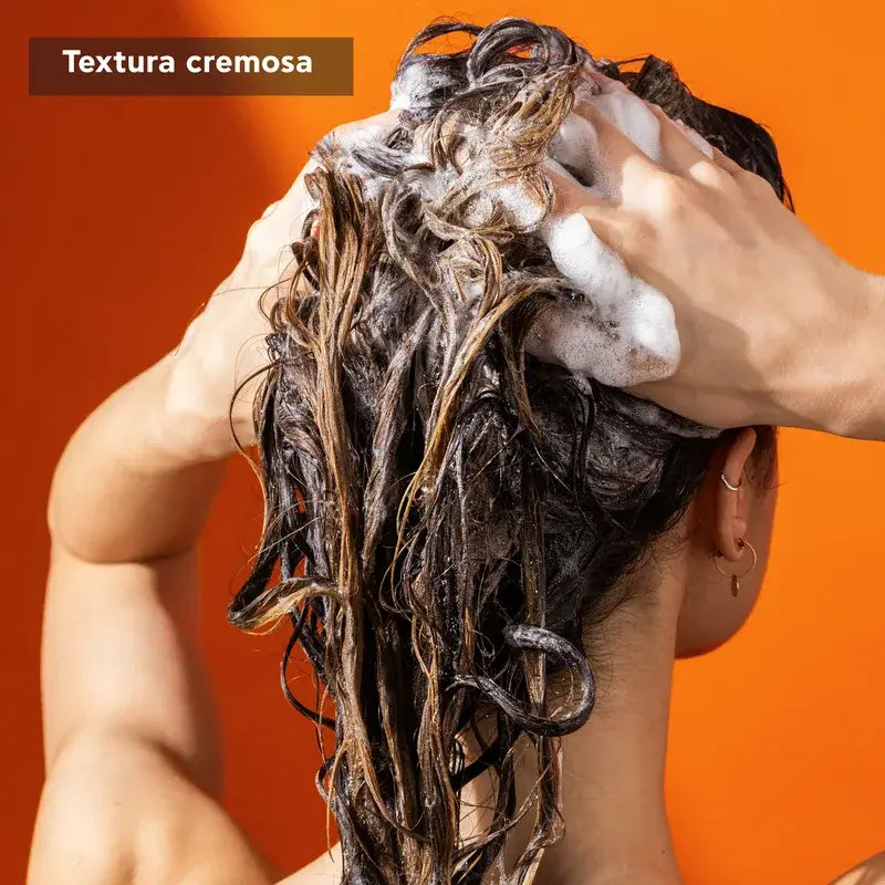 APIVITA Kiiltoa ja elinvoimaa antava shampoo, appelsiini ja hunaja, 250 ml