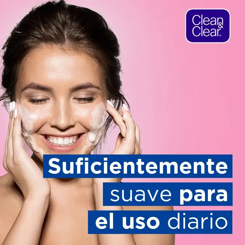 Clean&Clear 3-in-1-puhdistusaine mustapäiden torjuntaan, päivittäiseen käyttöön