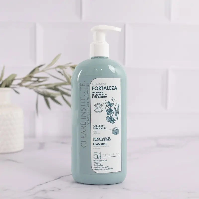 Clearé Institute hiustenlähtöä ehkäisevä shampoo Fortaleza 400 ml. 