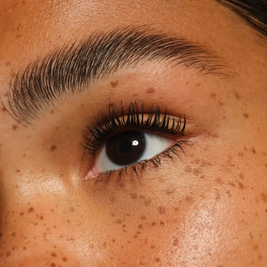 Essence Lash Princess Volume & Length Party -ripsiväri, syvä musta, 10 ml
