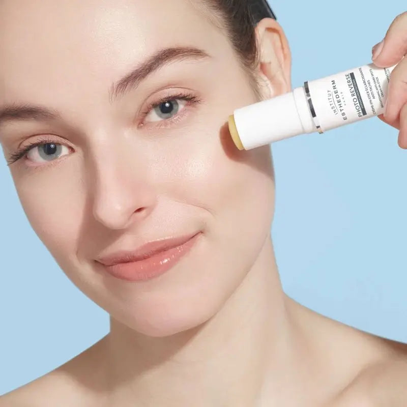 Esthederm Photo Reverse -voidepuikko, 10 g