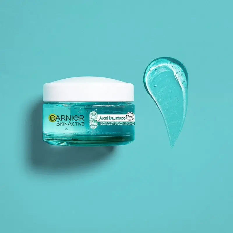 Garnier Aloe-hyaluroninen päivävoide, jossa on aloe veraa ja hyaluronihappoa. Kosteuttaa tehokkaasti 48 tuntia – ravitsee – täyttää.
