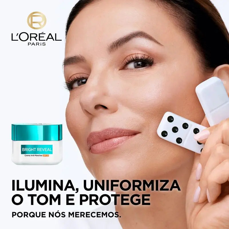 L'Oréal Paris Bright Reveal -voide pigmenttimuutosten hoitoon, SPF 50