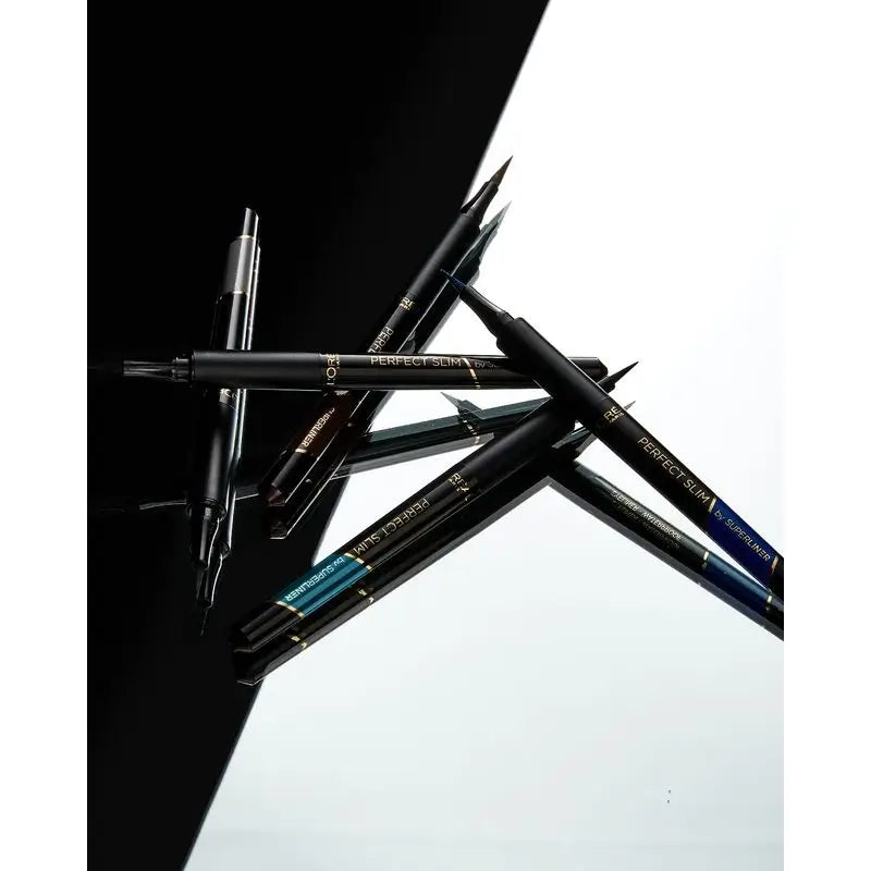 L'Oréal Paris Super Liner Perfect Slim Navy -nestemäinen ja erittäin tarkka rajauskynä